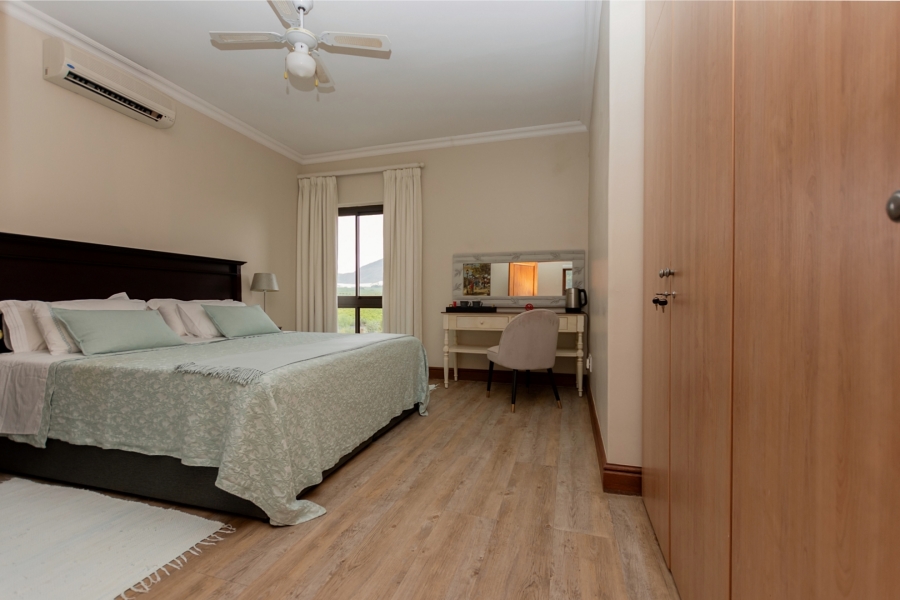 6 Bedroom Property for Sale in Riebeek Kasteel Western Cape